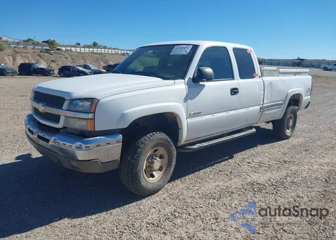2004 Chevrolet Silverado 3500 Ls z USA, uszkodzony, nr VIN 1GCHK39U24E237019